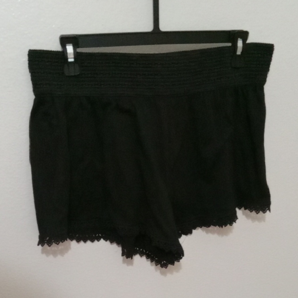 No Boundaries [NWOT] Black Shorts with Lace Detail